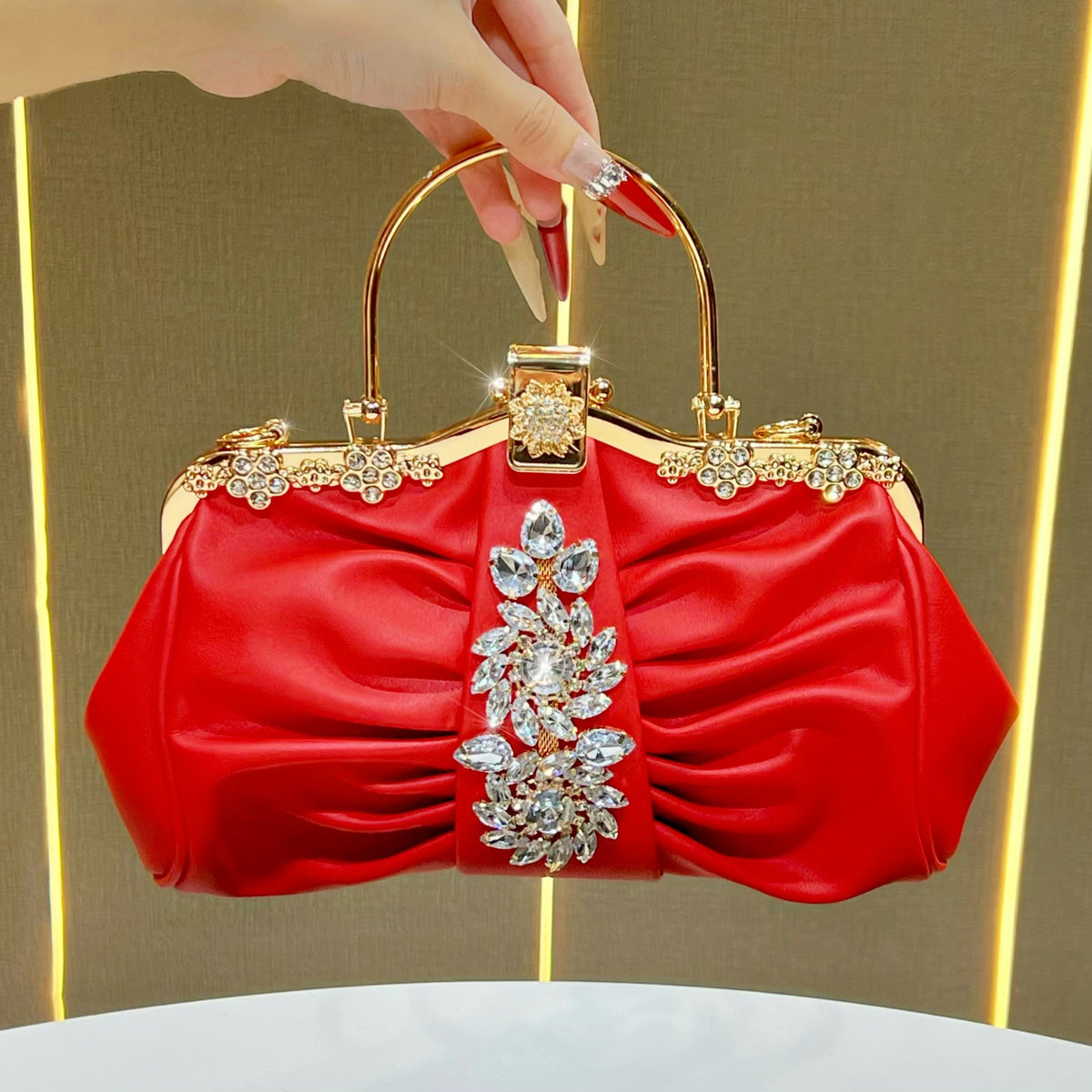 Verziertes vintage-inspiriertes Abendtasche