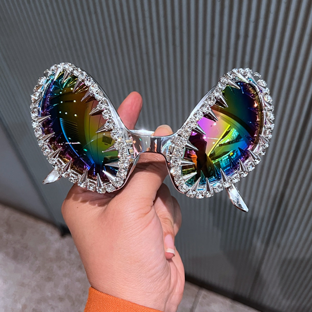 Damen futuristische Statement-Sonnenbrille mit funkelndem Kristallrahmen Brehn