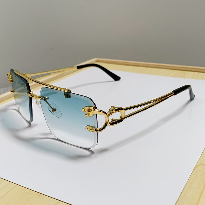 Damen Brille mit extravagantem Rahmen und luxuriösen Akzenten Brehn