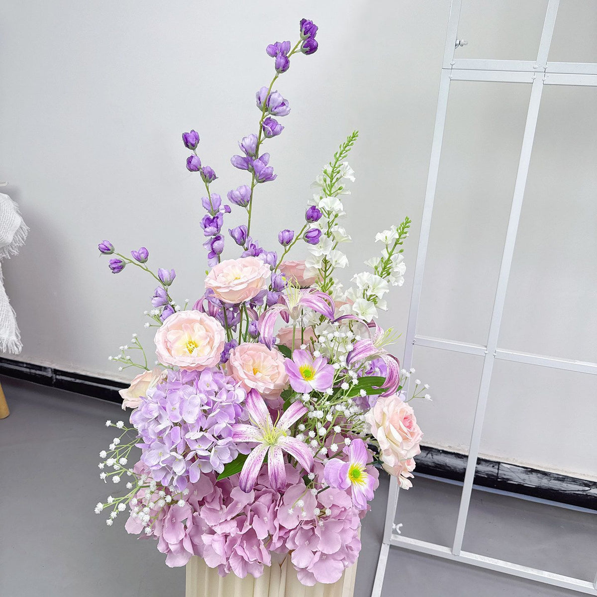 Lush Floral Wandhängearrangement