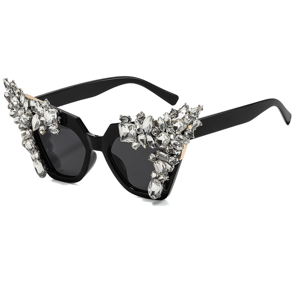 Damen glamouröse Cat-Eye-Sonnenbrille mit extravagantem Kristallbesatz Brehn