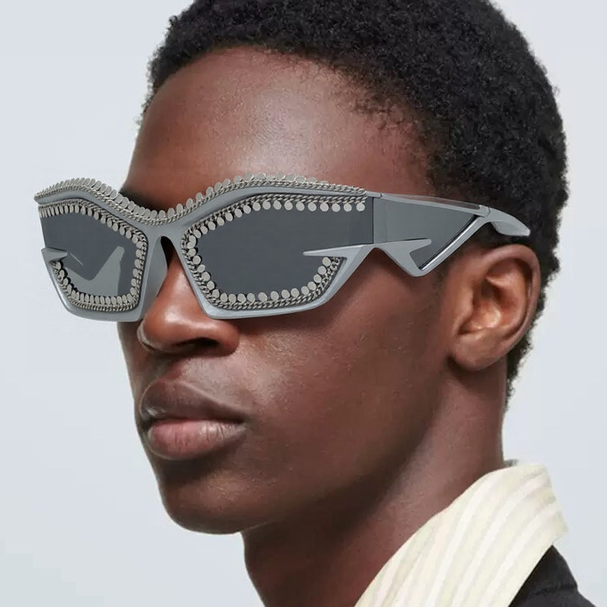 Damen Designer-Sonnenbrille im futuristischen Look mit funkelndem Strassbesatz Brehn