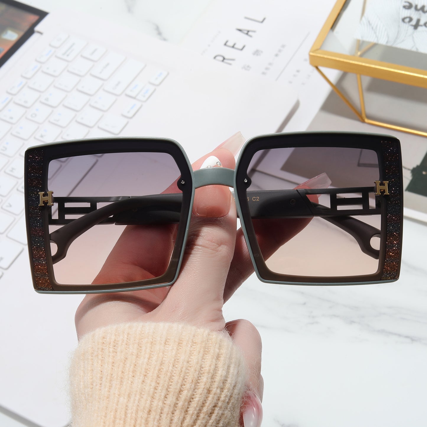 Damen modische Sonnenbrille mit extravagantem, rechteckigem Rahmen Brehn