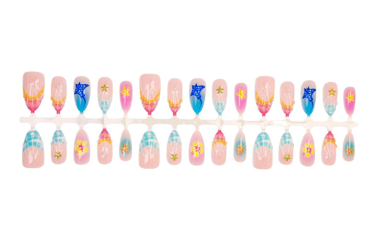 Kunstnagelset mit maritimen und farbenfrohen Designs Brehn