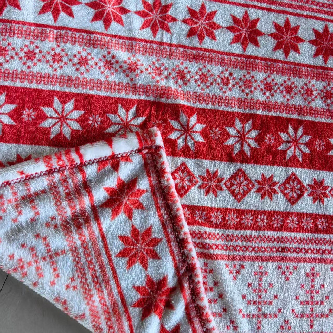 Gemütliche festliche Fleece-Decke