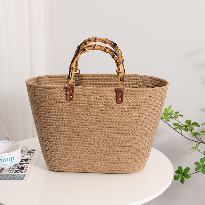 Modische Basttasche mit Bambusgriffen Brehn