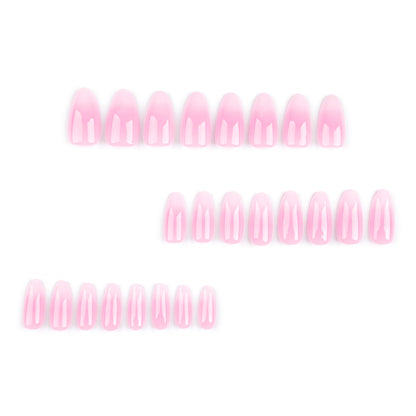 Kunstvolle Nagelverlängerungen mit elegantem Ombre-Effekt Brehn