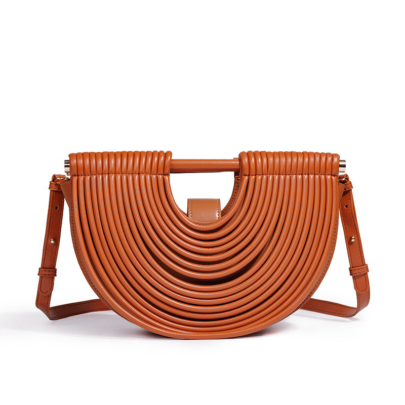 Strukturierte Halbkreis-Handtasche Brehn