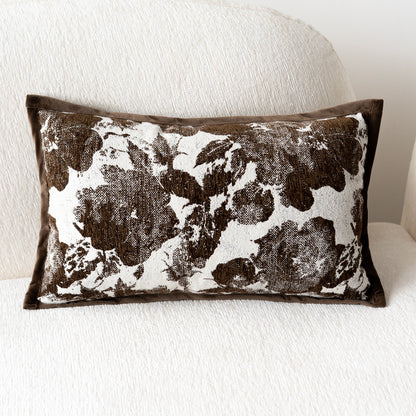 Dekoratives Kissen mit floralem Print