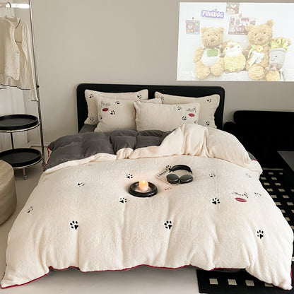 Kuschelige Teddyfleece-Bettgarnitur mit bunten Pünktchen und extra-weicher Oberfläche