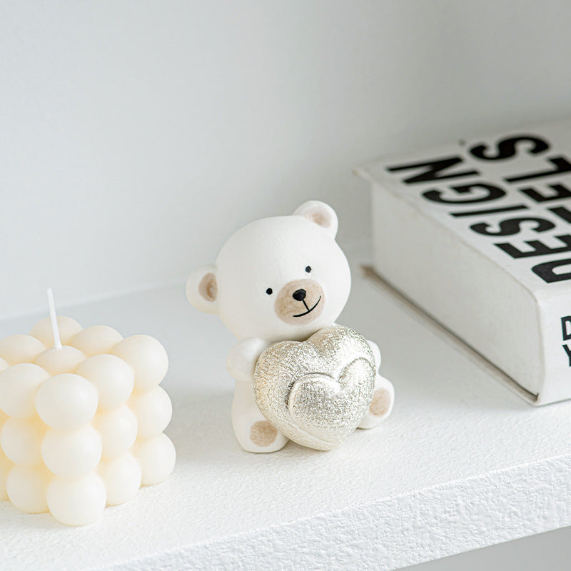 Kawaii Bärenfigur mit Herz Brehn