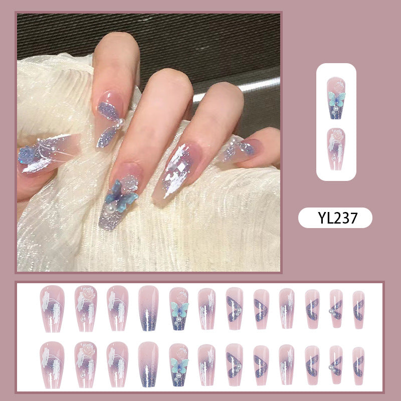 Kunstvolle 3D Nagelverlängerungen mit Glitzer Akzenten Brehn