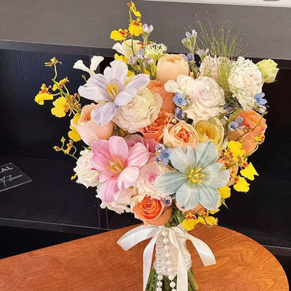 Luxuriöser floral Brautstrauß