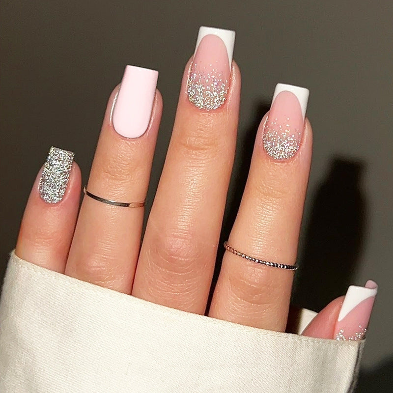 Elegantes Press-On-Nagelset mit glitzernden Spitzen Brehn