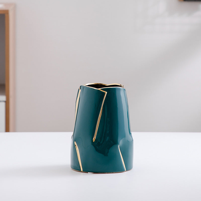 Dekorative Keramikvase mit goldener Akzentuierung Brehn