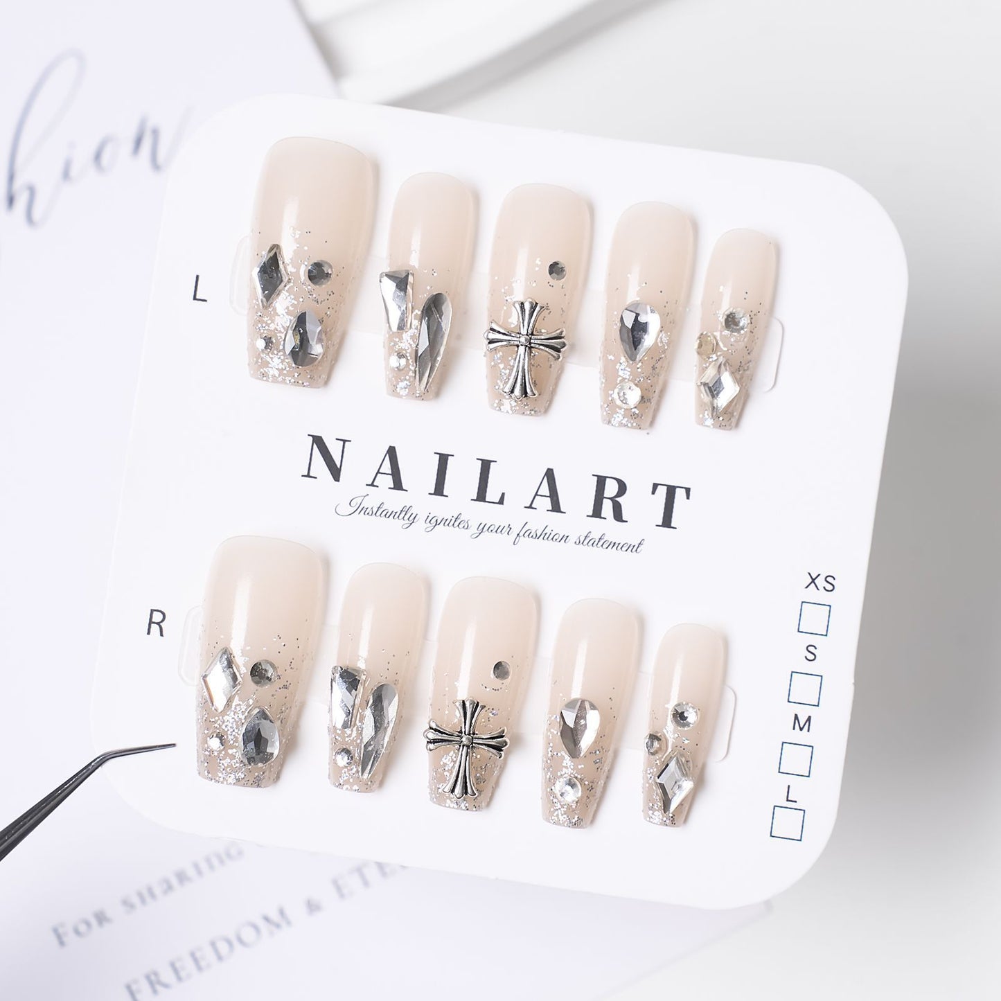 Dekorativer Fashion-Nagel-Set Brehn