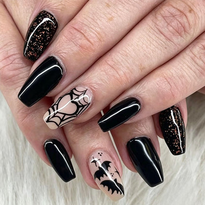 Kunstnagelset mit Halloween-Motiv und schaurigen Designs Brehn