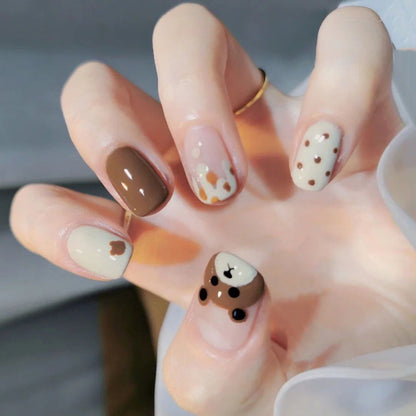 Süßes bärenmotiviertes Nageldesign