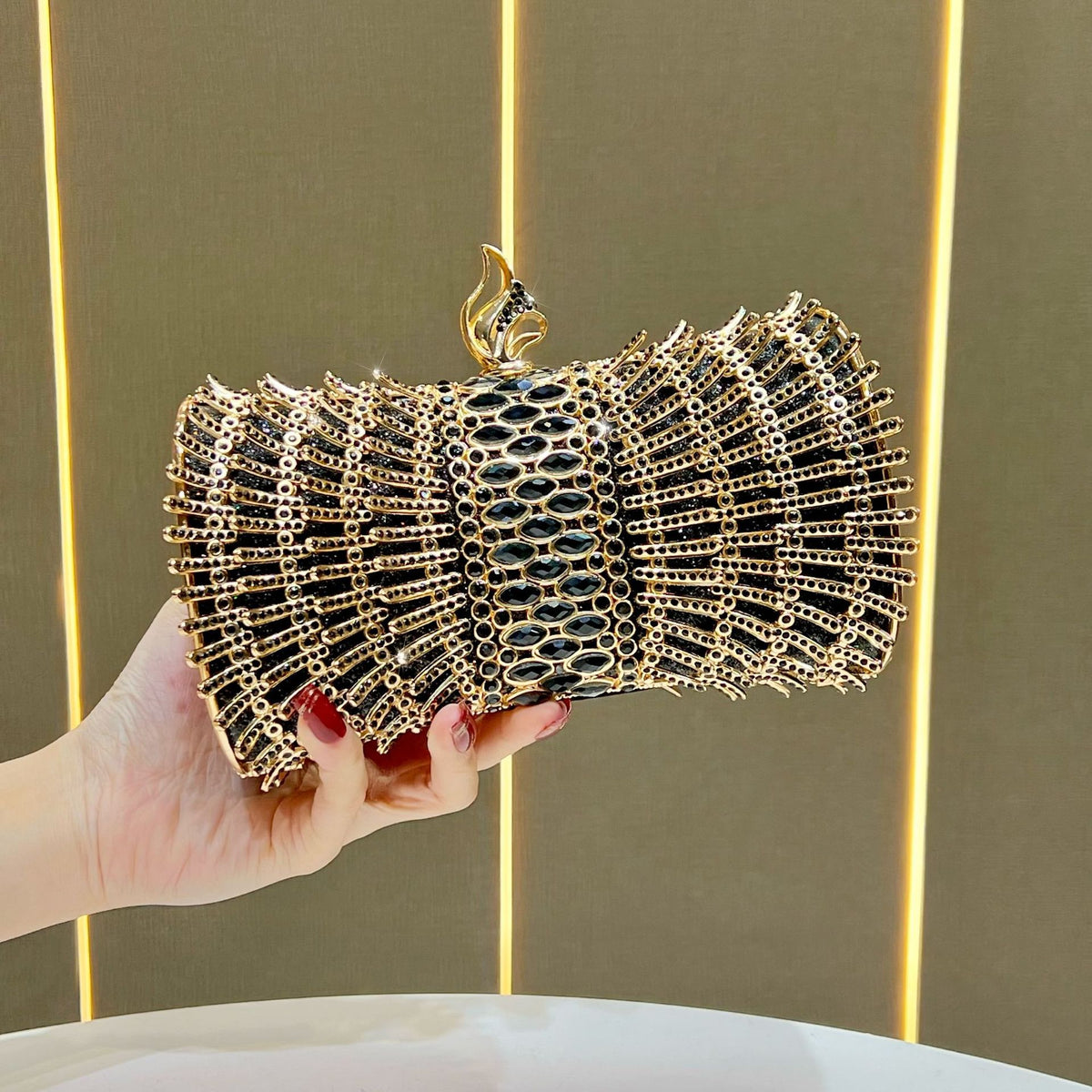 Dekorative Metallic Abend Clutch