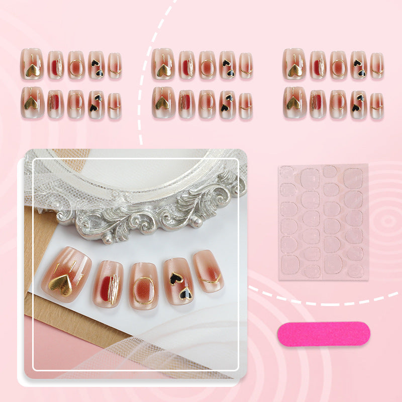 Elegantes Herz-Themen Press-On Nagelkunstset