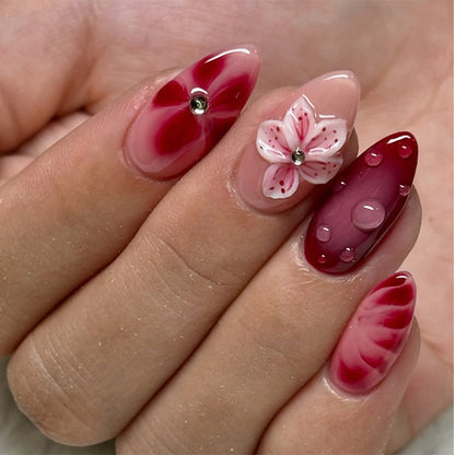 Blumeninspiriertes Press-On Nagelset Brehn