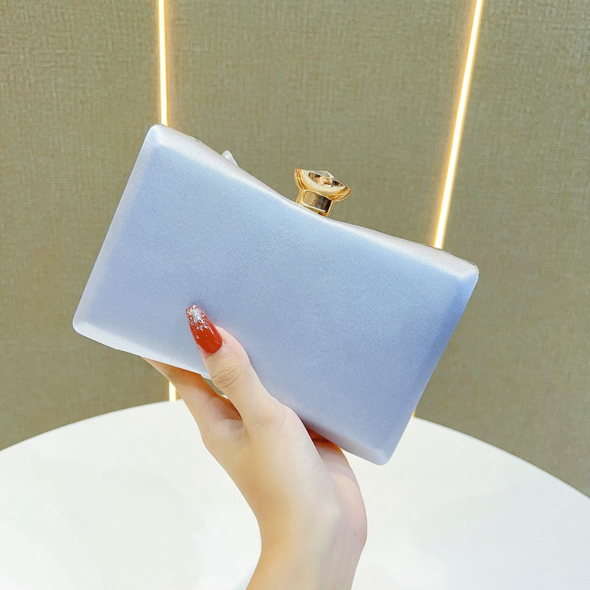 Elegante Satin Abend Clutch