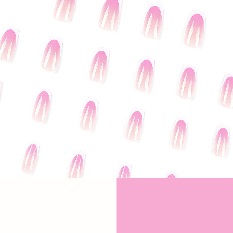 Kunstvolle Nagelverlängerungen mit zartem Ombre-Design Brehn