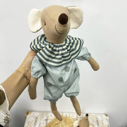 Handgefertigter Organic Cotton Langbein Bunny Plüsch mit besticktem Overall