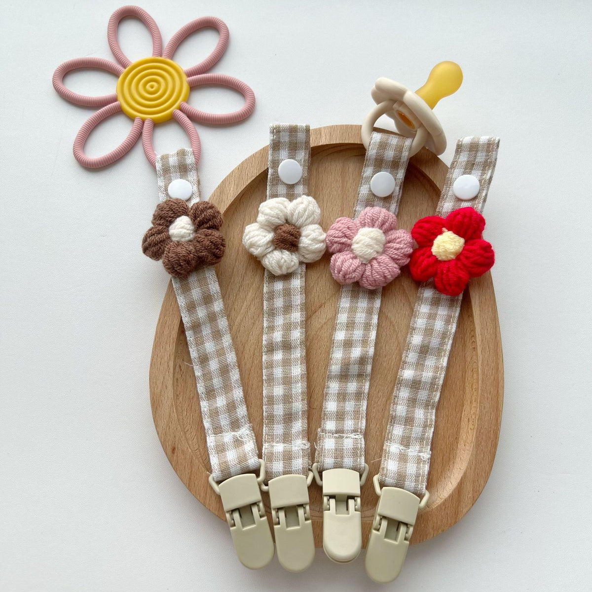 Gingham Leinen-Stil Häkelblumen Schnuller und Beißring Clip