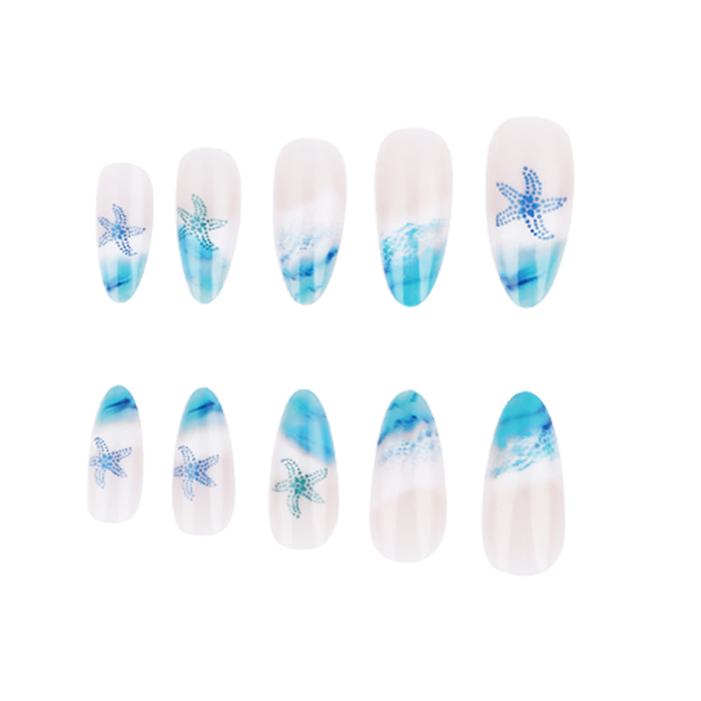 Künstlerisches Press-On Nagelset mit ozean-inspiriertem Design Brehn
