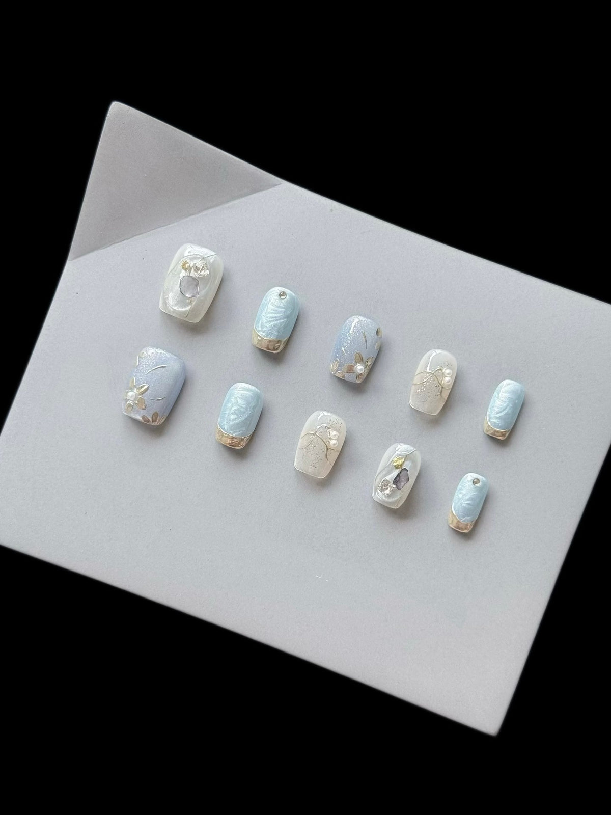 Künstlerisch handbemaltes Press-On-Nagelset