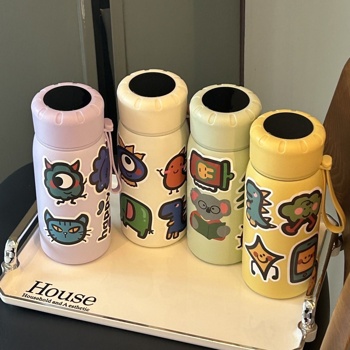 Damen stilvolle Wasserflasche mit witzigen Aufklebermotiven Brehn