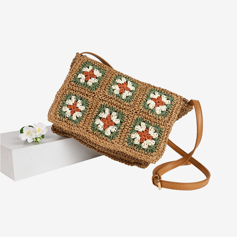Damen Handtasche aus geflochtenem Naturmaterial mit bunten Applikationen Brehn