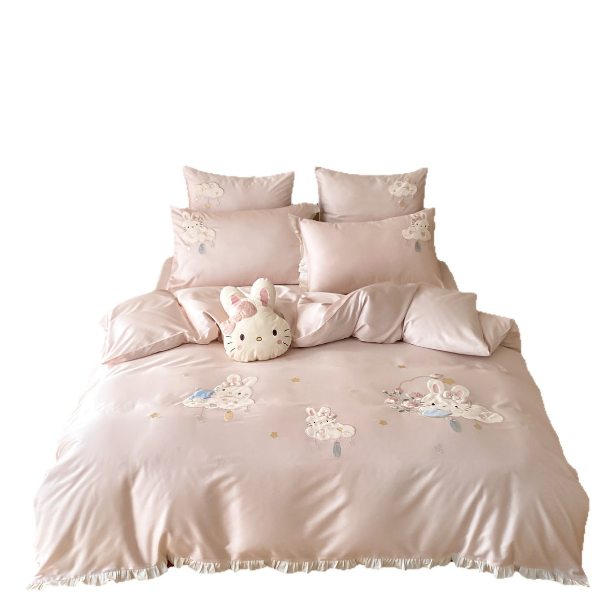 Verspieltes Kinder-Bettwäscheset aus seidig-weichem Baumwollsatin mit applizierten Häschen und Kuschel-Kissen