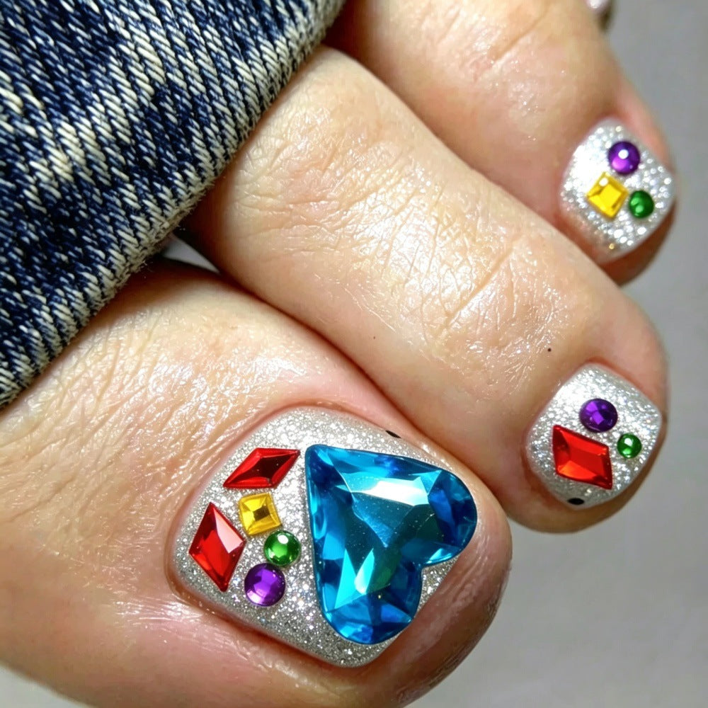 Fußnagelkunst mit Glamourösen 3D-Schmuckakzenten Brehn