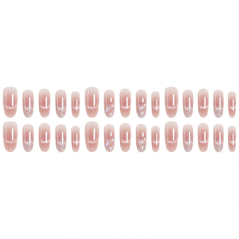 Kunstnagelset mit funkelnden Glitzerakzenten Brehn