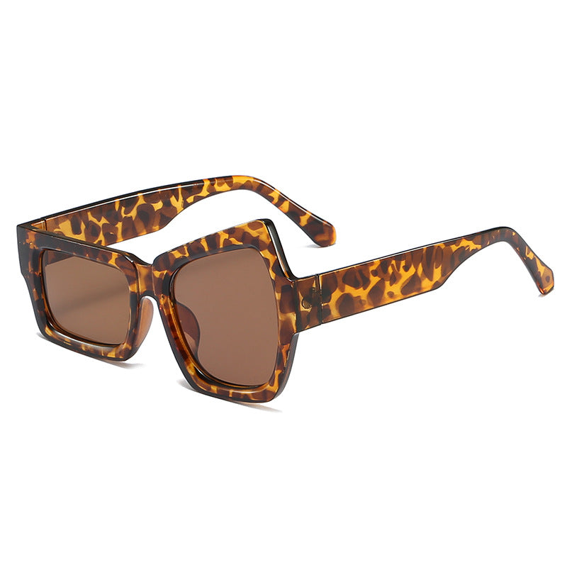 Damen quadratische Sonnenbrille mit modernem, minimalistischem Design Brehn