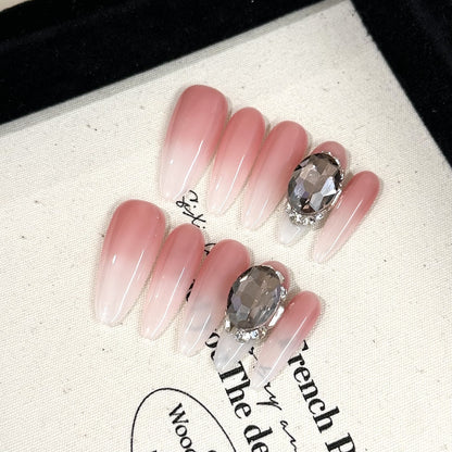 Elegante Ombre Press-On Nagelset mit Kristallakzenten