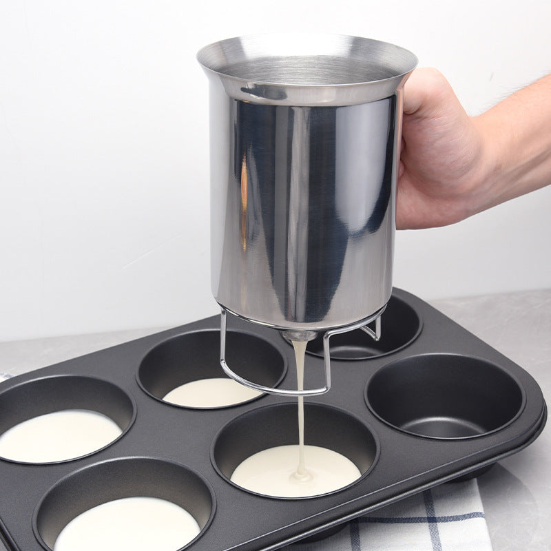 Edelstahl Milchkännchen Für Latte Art mit Ergonomischem Griff und Abstellgestell Brehn
