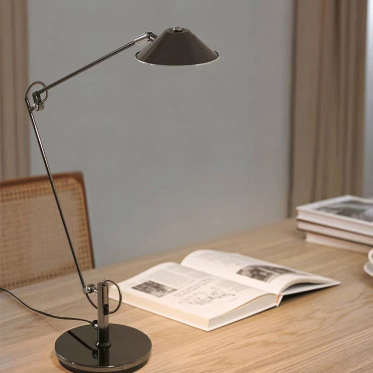 Höhenverstellbare Tischlampe mit Task-Beleuchtung