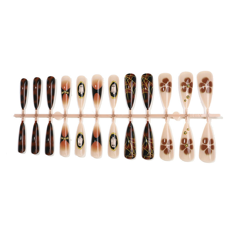 Kreatives Kunstnagelset mit floralen und geometrischen Designs Brehn