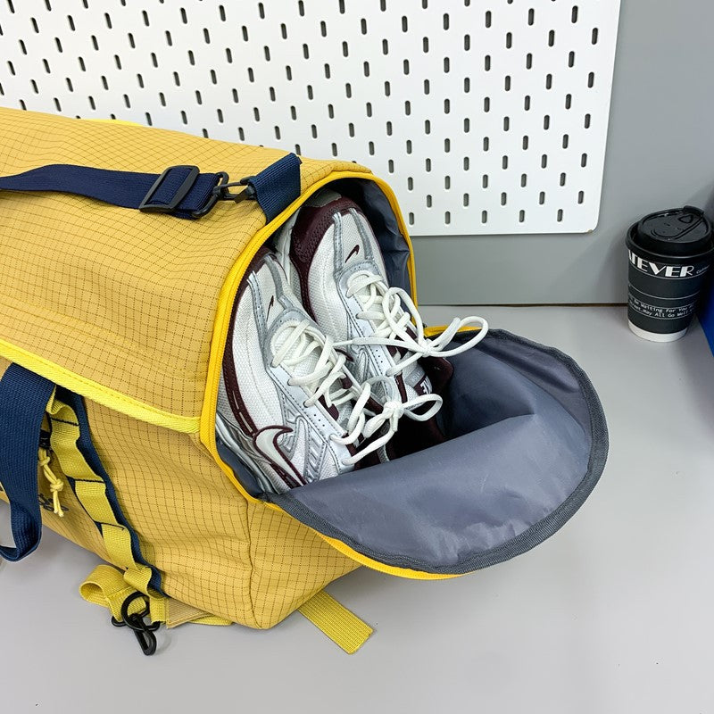 Sportliche Tragetasche Mit Umfassendem Stauraum Brehn