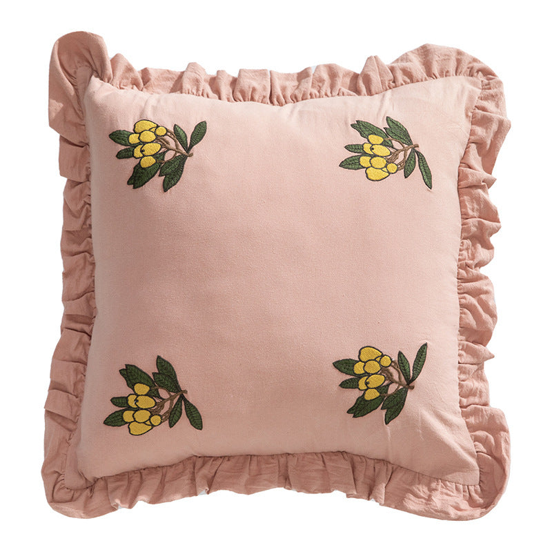 Quadratisches Zierkissen mit Volantkante und besticktem Beerenornament aus Baumwoll-Leinen Brehn