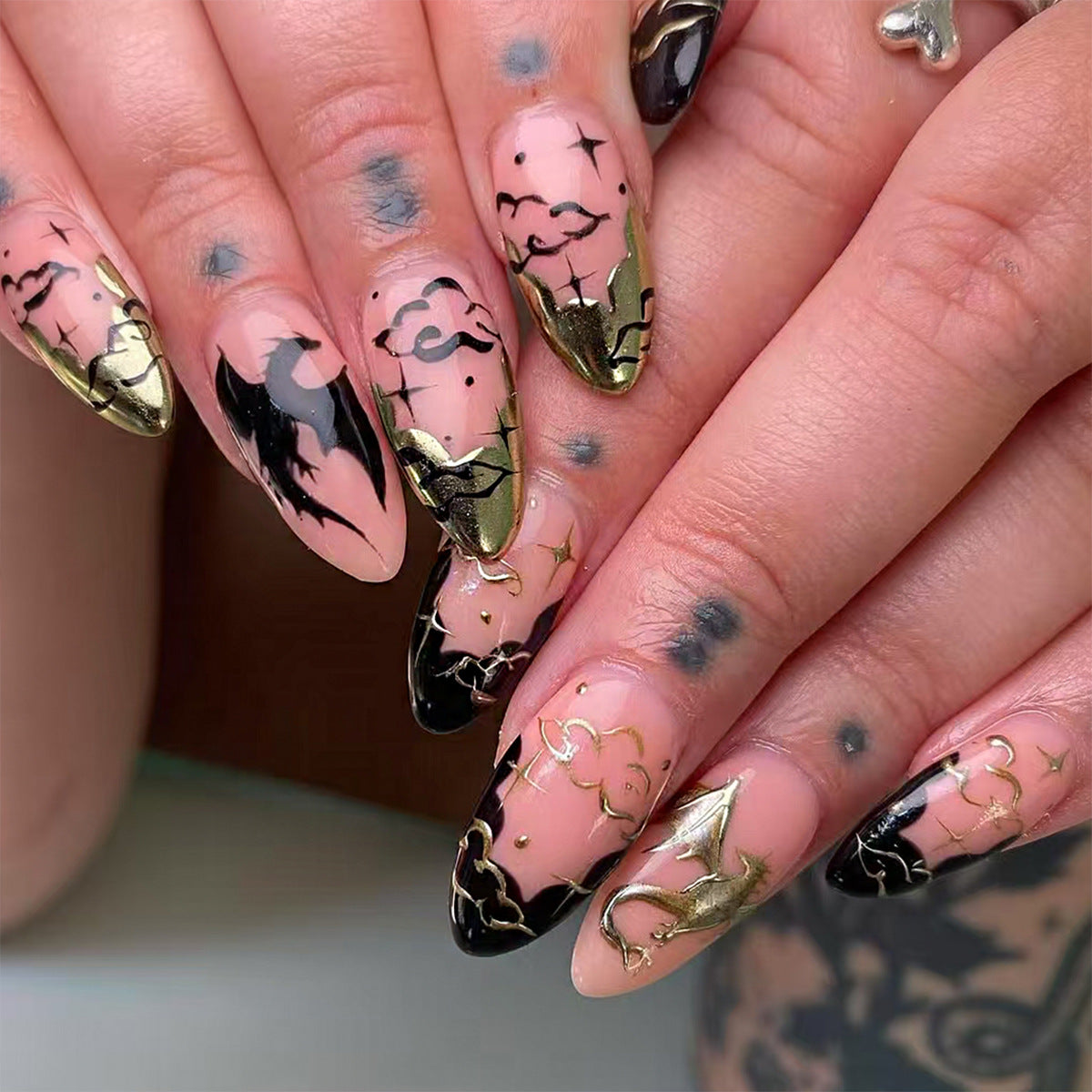 Elegante Künstliche Fingernägel mit Gothischen Motiven Brehn
