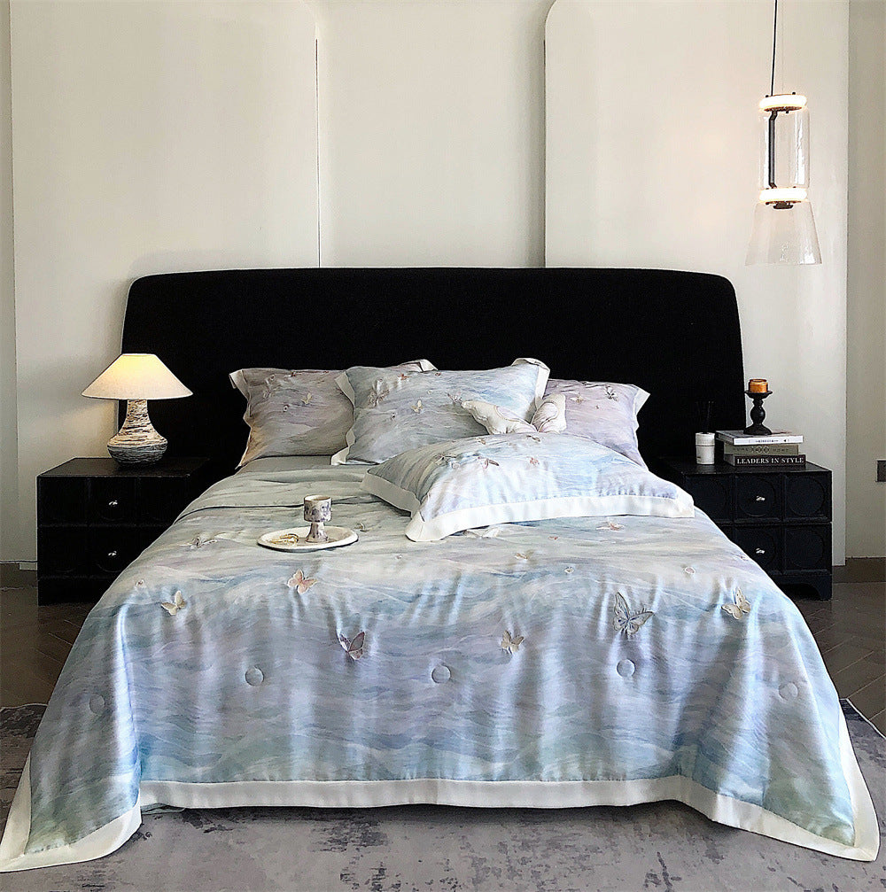 Luxuriöses Satin-Bettwäscheset mit Schmetterlings-Stickerei und Zierkissen