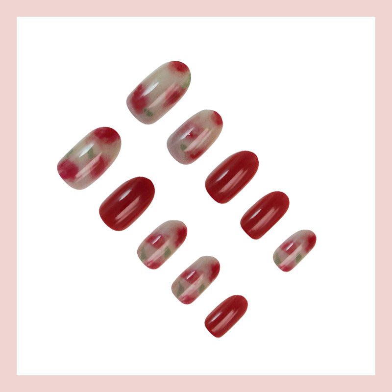 Kunstnagelset mit floralen Akzenten und glanzvollem Finish Brehn