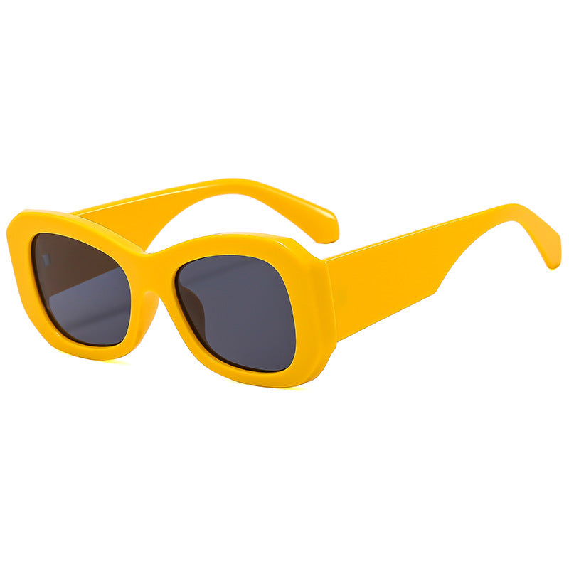 Damen Futuristische Sonnenbrille mit markantem Rahmen Brehn