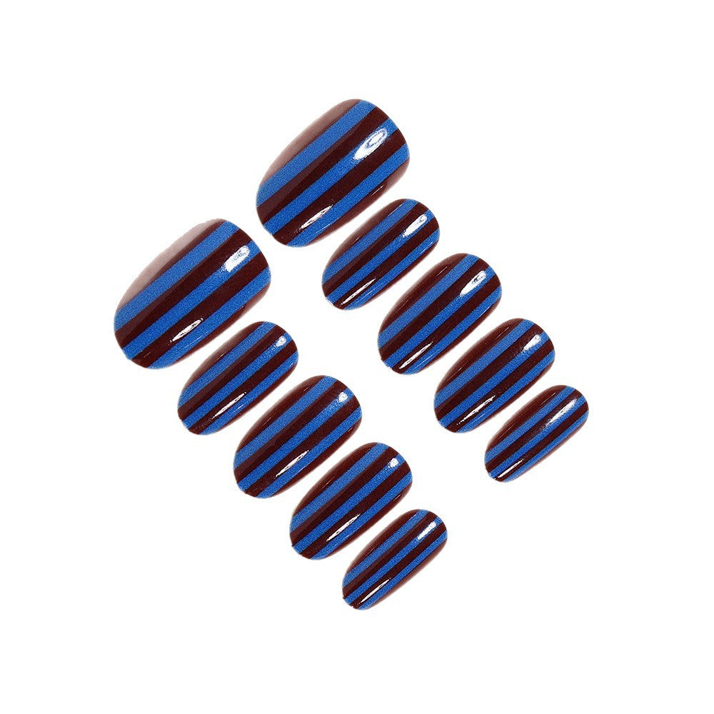 Stylische gestreifte Nagelwraps Brehn