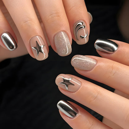 Kunstnagelset mit glamourösen Sternenmotiven und holographischen Effekten Brehn