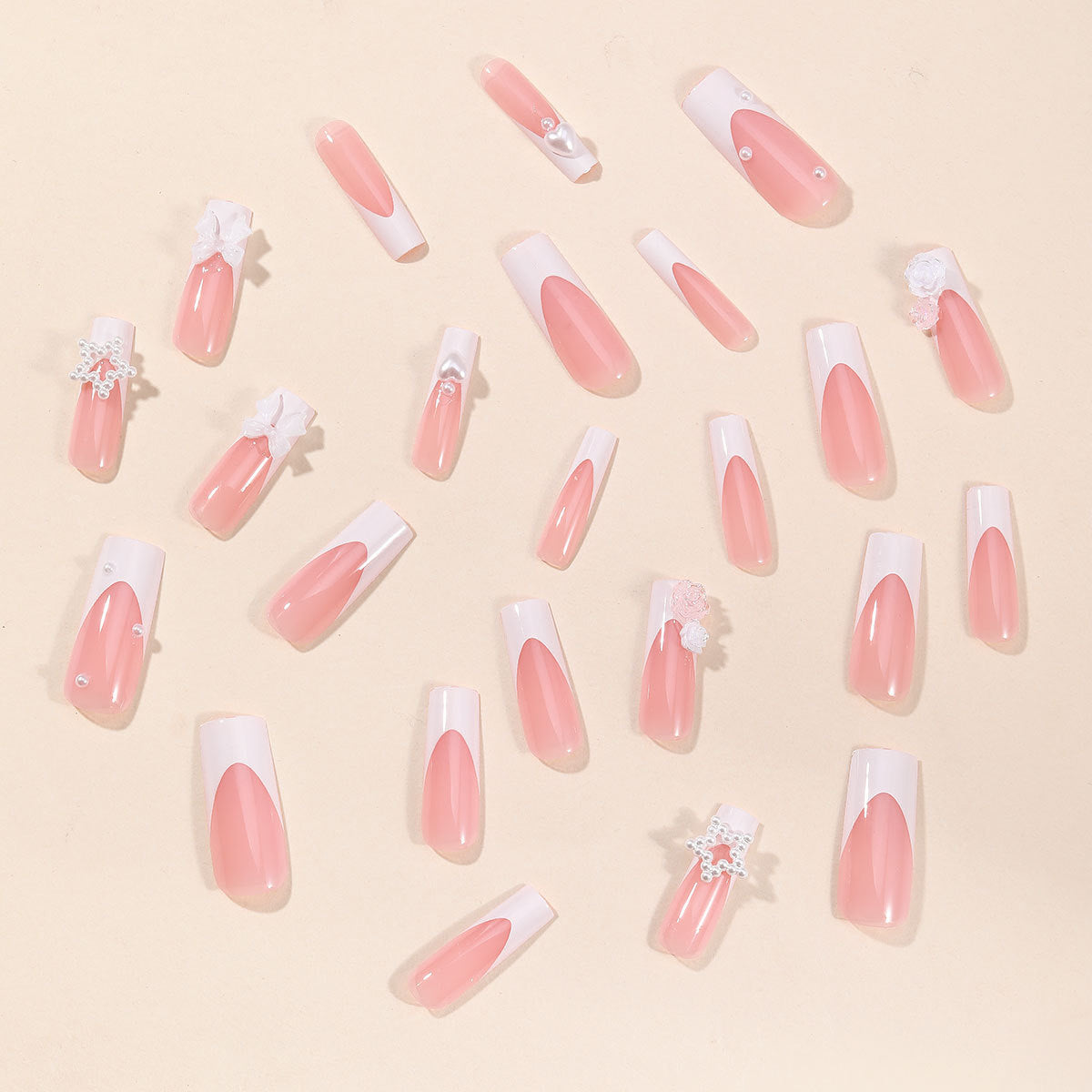 Kunstnagelset mit floralen 3D-Verzierungen und eleganten Details Brehn